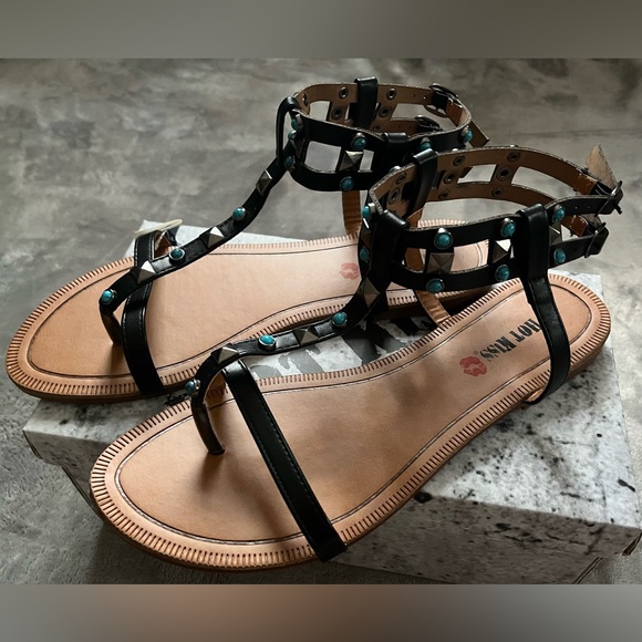 Hot Kiss Black Beaded and Studded Flat Sandals New with Box - Picture 10 of 16